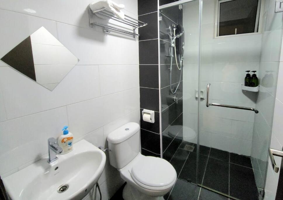 Ipoh City Centre Majestic Homestay Pool View 3 Mins Walking To Famous Food Places & 15Mins To Old Town Ipoh By Happy Homestay Exterior foto